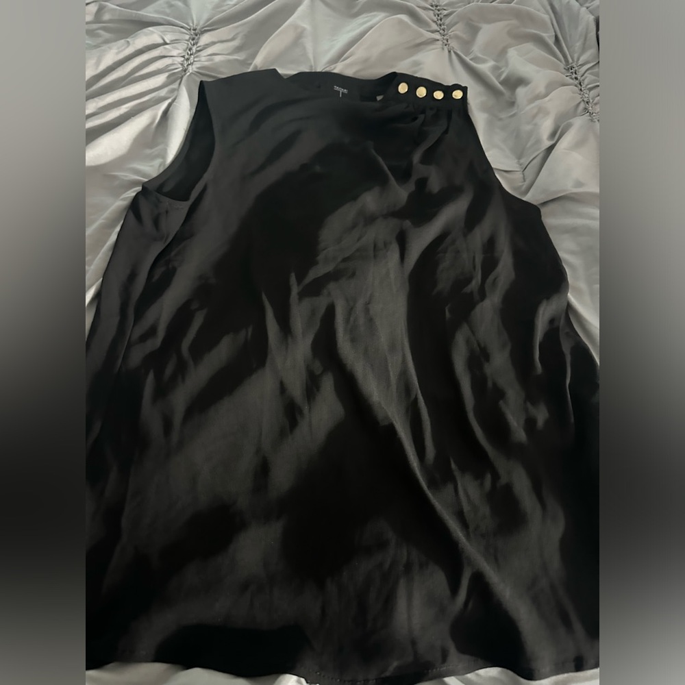 Tahari size S sleeveless black blouse